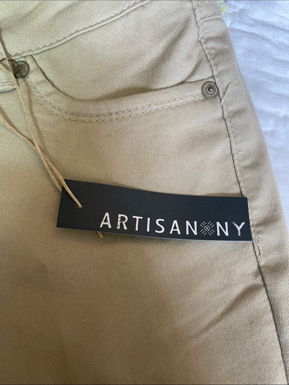 Artisan NY Beige High-Rise Skinny Jeans. NWT. Sz. 4 - Picture 10 of 10